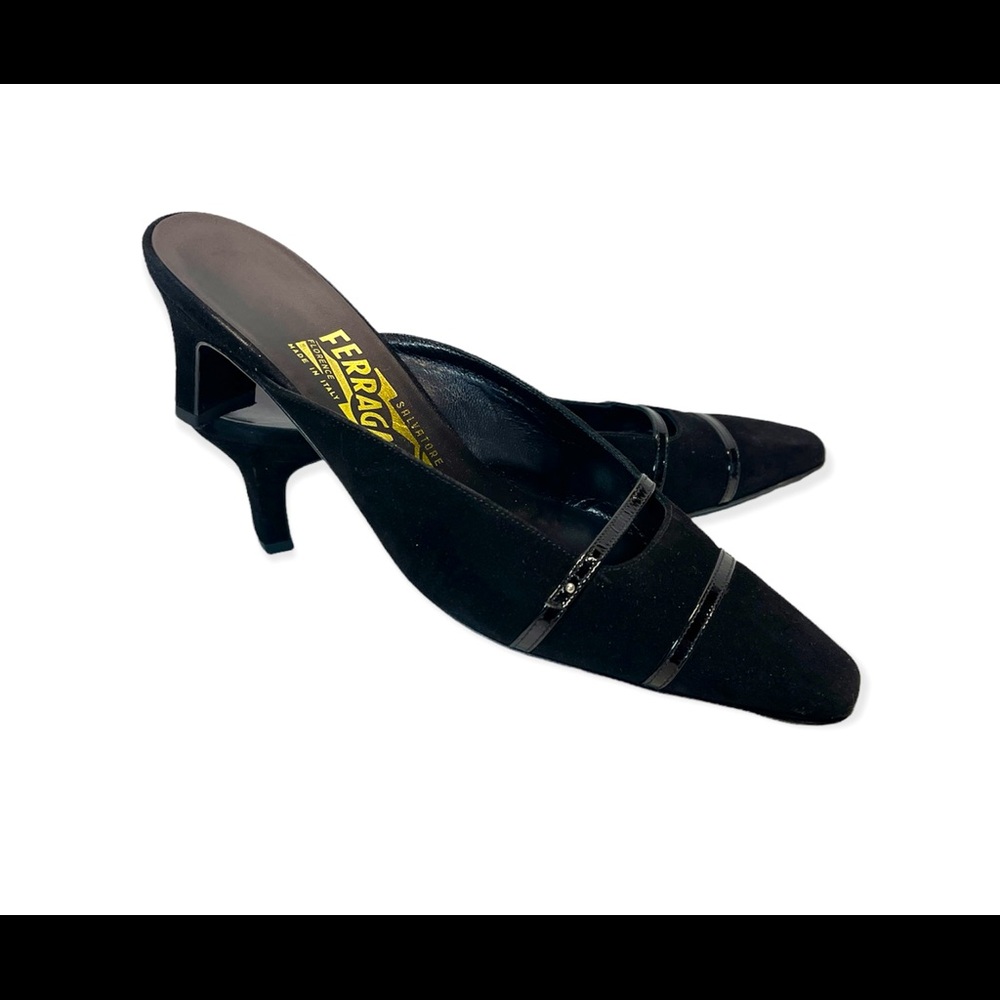 Luxury Salvatore Ferragamo pointed toe black leather mules sandals Italy US 7